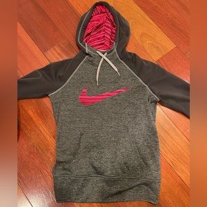 Nike - women’s thermal fit hoodie